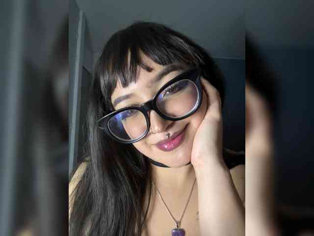 DarkVelvetMuse webcam