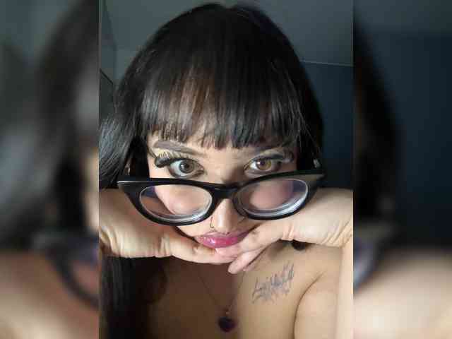 DarkVelvetMuse webcam