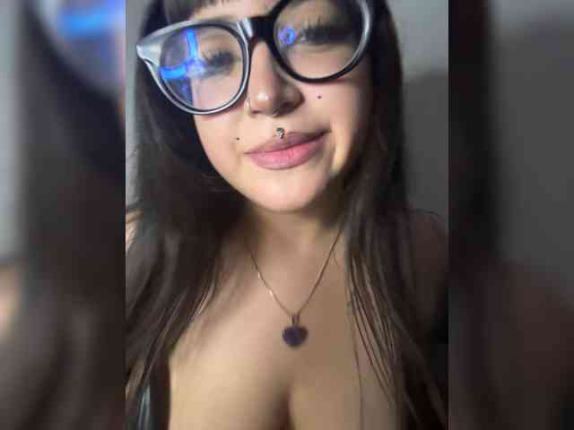 DarkVelvetMuse webcam