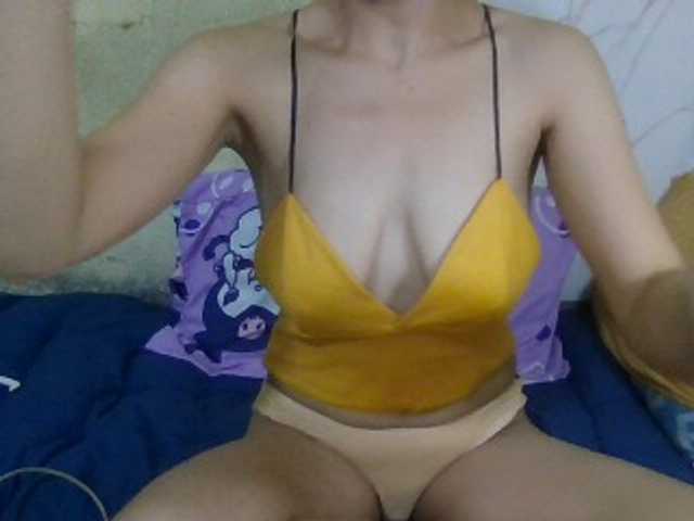 Stephanie215 live cam on BongaCams