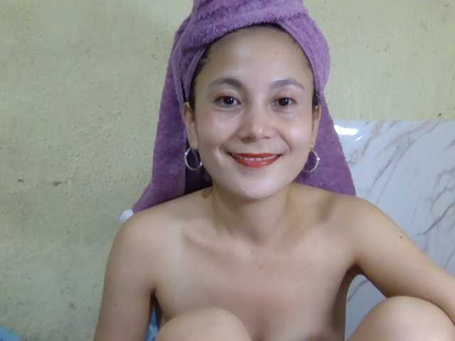 Stephanie215 live cam on BongaCams
