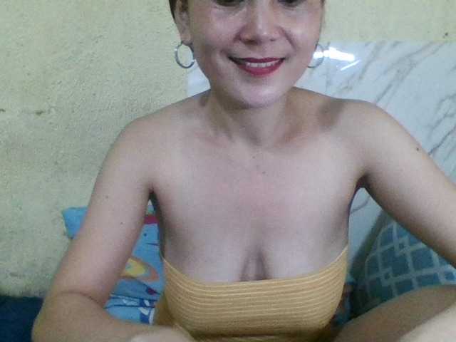 Stephanie215 live cam on BongaCams