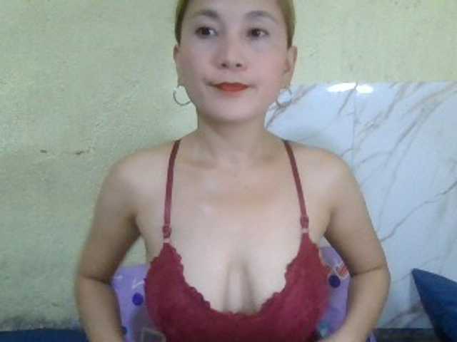 Stephanie215 live cam on BongaCams