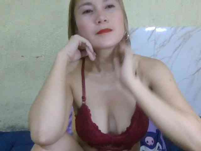 Stephanie215