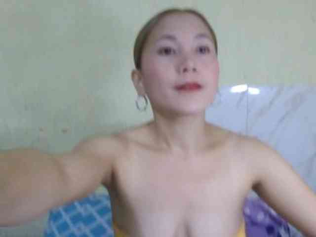Stephanie215 webcam