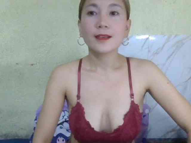 Stephanie215 webcam