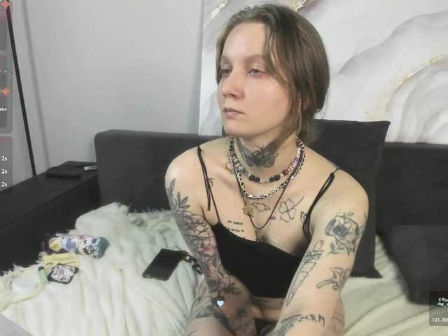 rosieroberts Live Cam on BongaCams