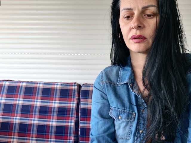 MiriamDelyn's BongaCams show and profile