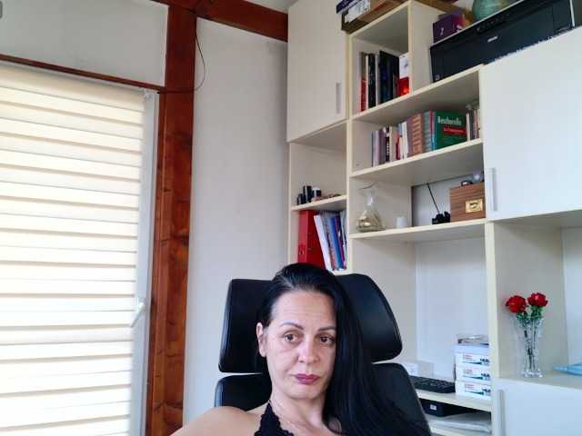 MiriamDelyn live cam on BongaCams