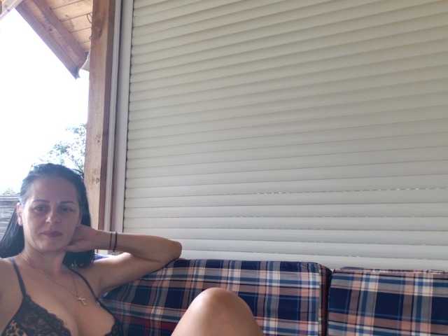 MiriamDelyn live cam on BongaCams