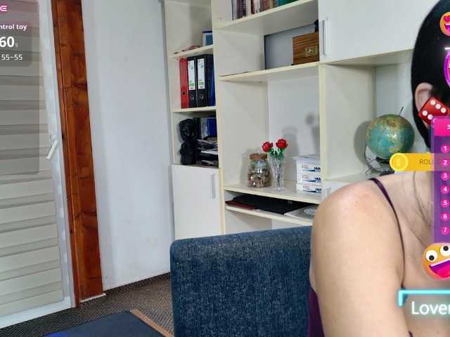 MiriamDelyn live cam on BongaCams