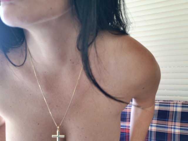 MiriamDelyn live cam on BongaCams