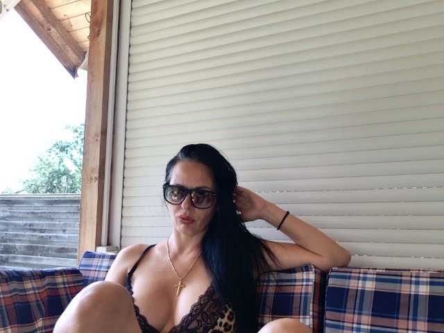 MiriamDelyn live cam on BongaCams