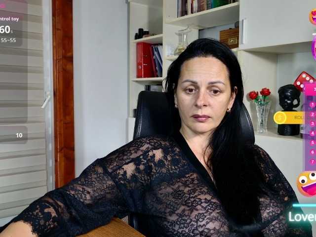 MiriamDelyn live cam on BongaCams