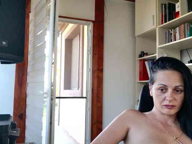 MiriamDelyn webcam