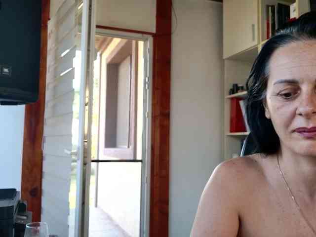 MiriamDelyn webcam
