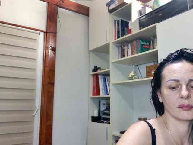 MiriamDelyn webcam