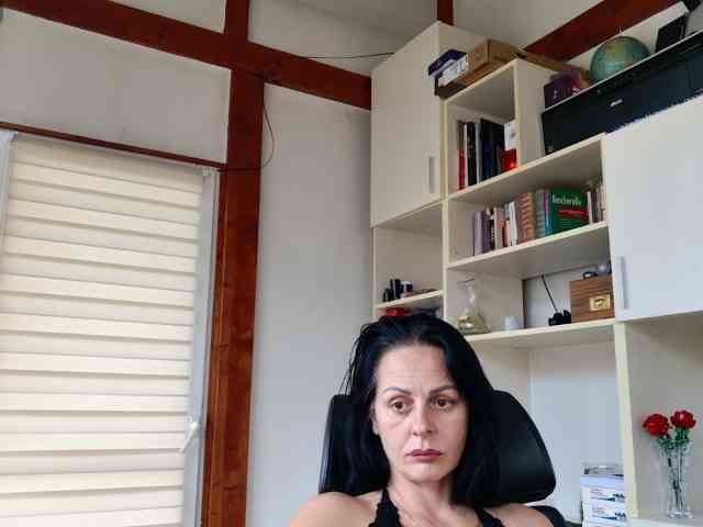 MiriamDelyn webcam