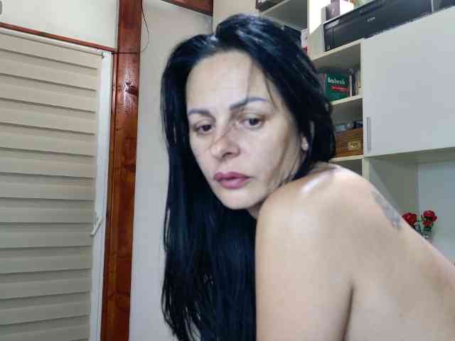 MiriamDelyn webcam