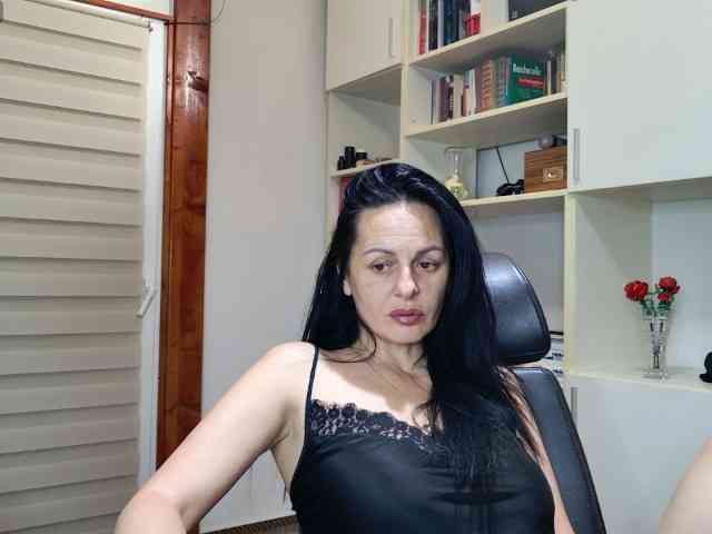 MiriamDelyn webcam