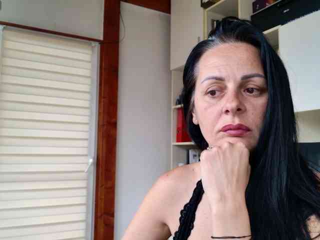 MiriamDelyn webcam