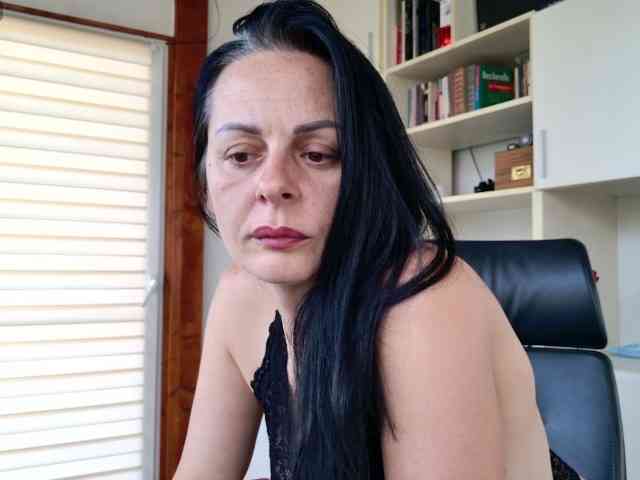 MiriamDelyn webcam