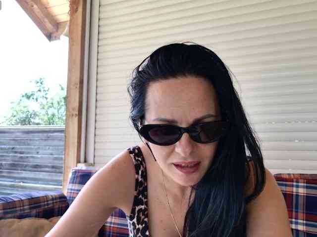 MiriamDelyn webcam