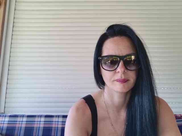 MiriamDelyn webcam