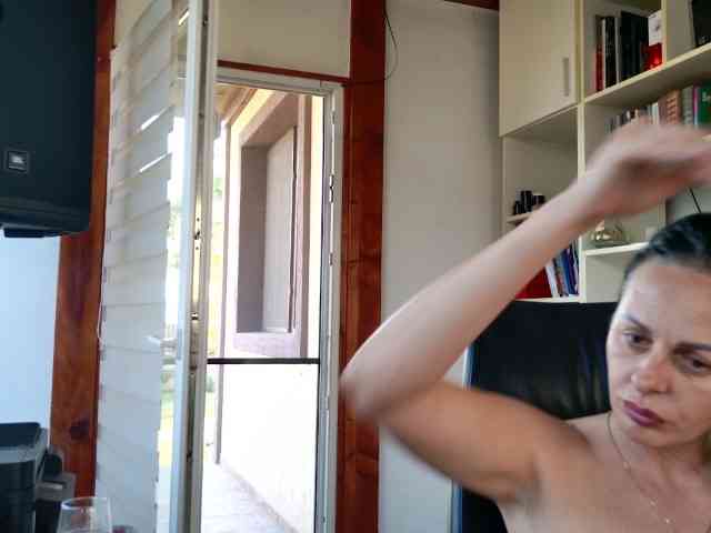 MiriamDelyn webcam