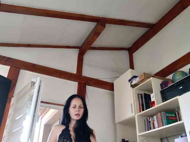 MiriamDelyn webcam