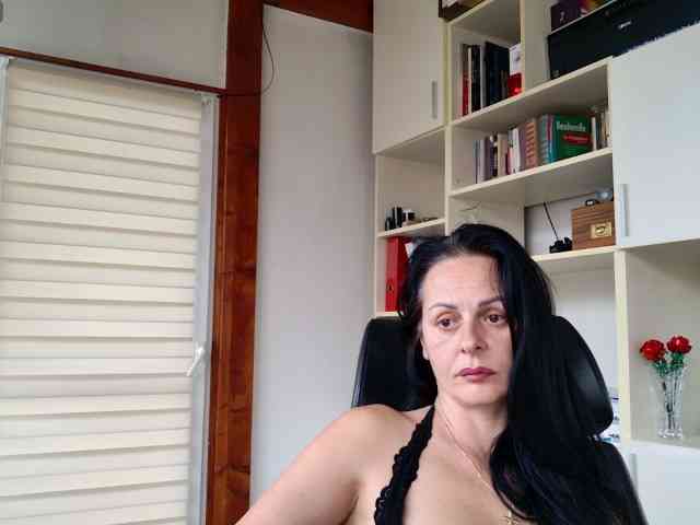 MiriamDelyn webcam