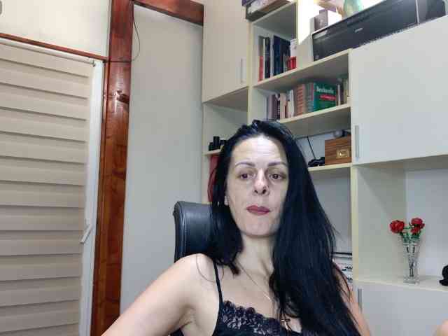 MiriamDelyn webcam