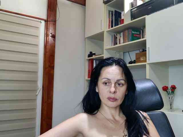 MiriamDelyn webcam