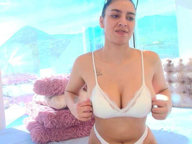 AngelicFox live cam
