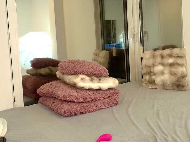 AngelicFox's BongaCams show and profile