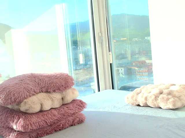 AngelicFox's BongaCams show and profile