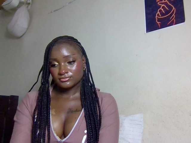 Kimzey live cam on BongaCams