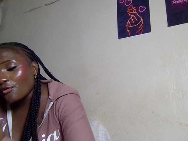 Kimzey live cam on BongaCams