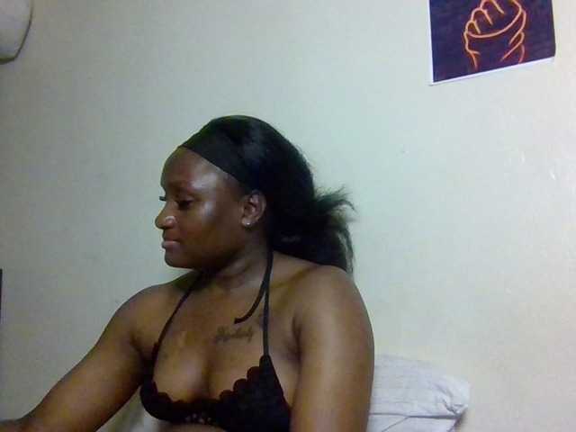 Kimzey live cam on BongaCams