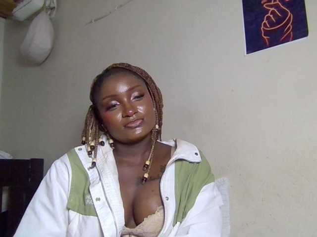 Kimzey live cam on BongaCams