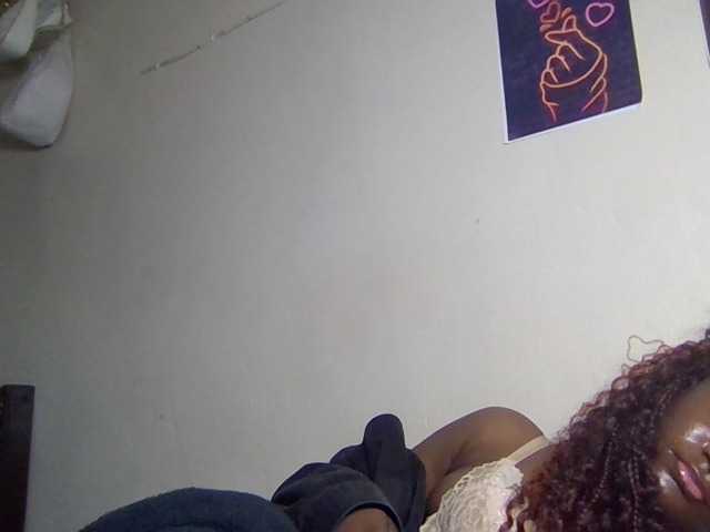 Kimzey live cam on BongaCams