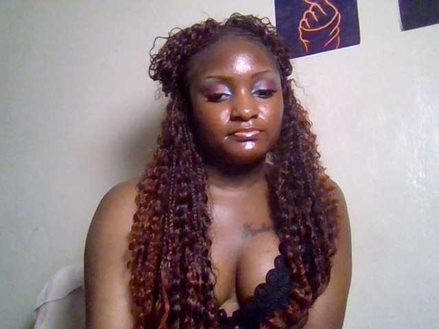 SweetKimmie webcam bongacams model stream image