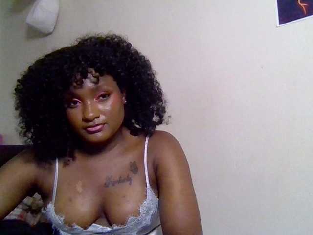 Kimzey live cam on BongaCams