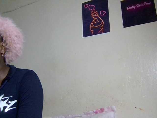 Kimzey live cam on BongaCams