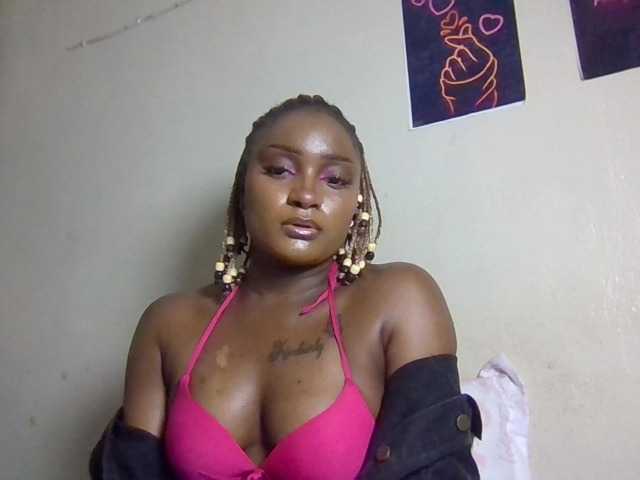 Kimzey live cam on BongaCams