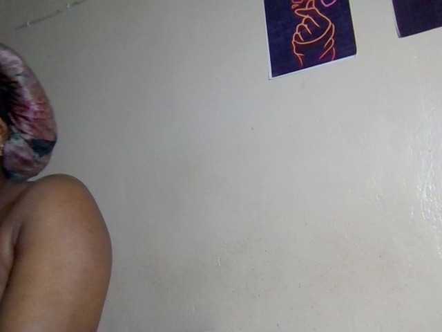 Kimzey live cam on BongaCams