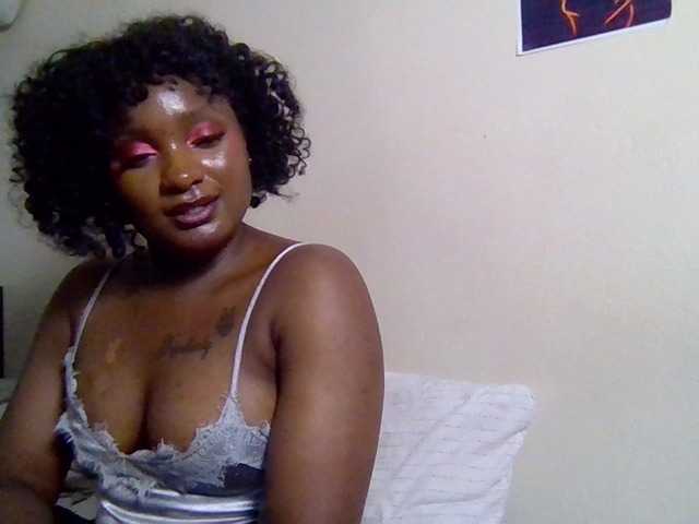 Kimzey live cam on BongaCams