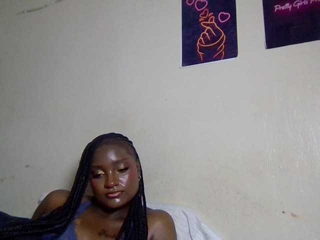 Kimzey live cam on BongaCams