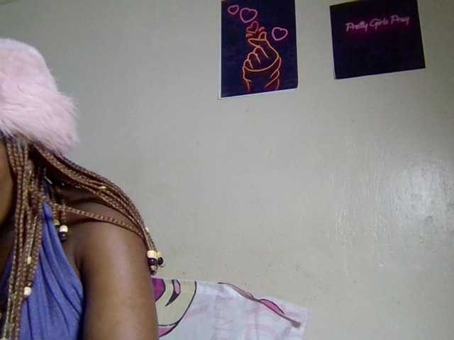 Kimzey live cam on BongaCams