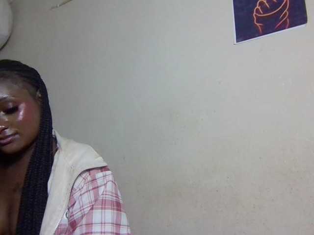 SweetKimmie webcam bongacams model stream image